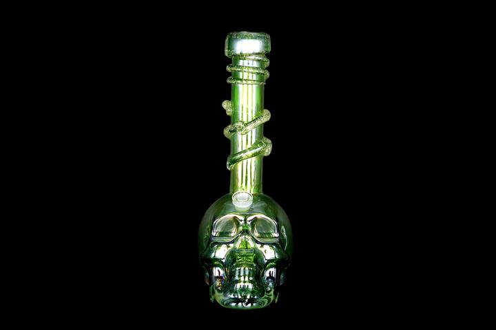 GLOW SKULL BONG