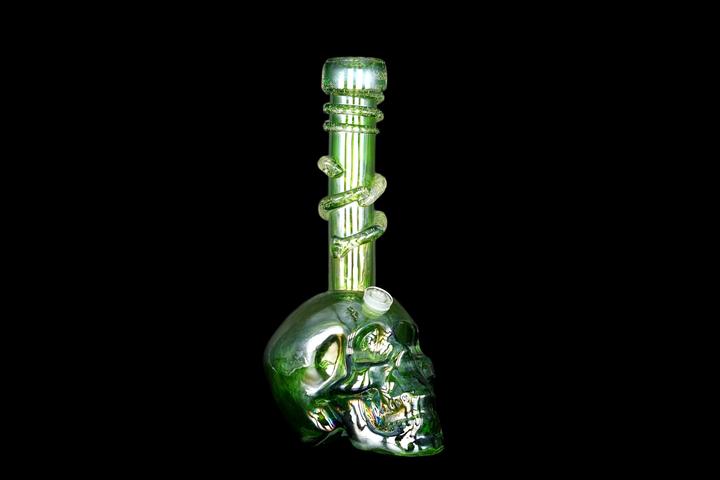 GLOW SKULL BONG